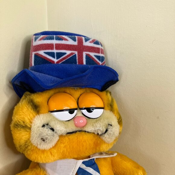Garfield Plush Stuffed Toy UK Union Jack Hat & Neck Tie Vintage 1981 Dakin - Picture 2 of 9